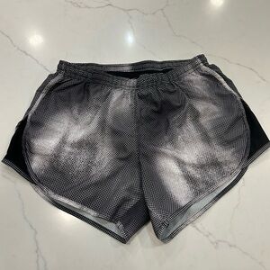 Nike Black and White Athletic Shorts Lightweight Breathable